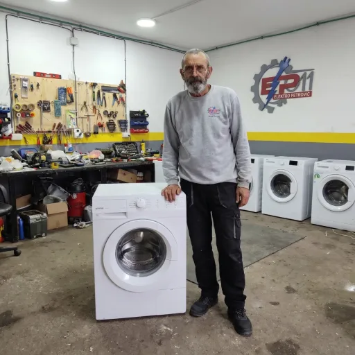 Nenad Petrović — glavni serviser, Elektro Petrović 011, Beograd
